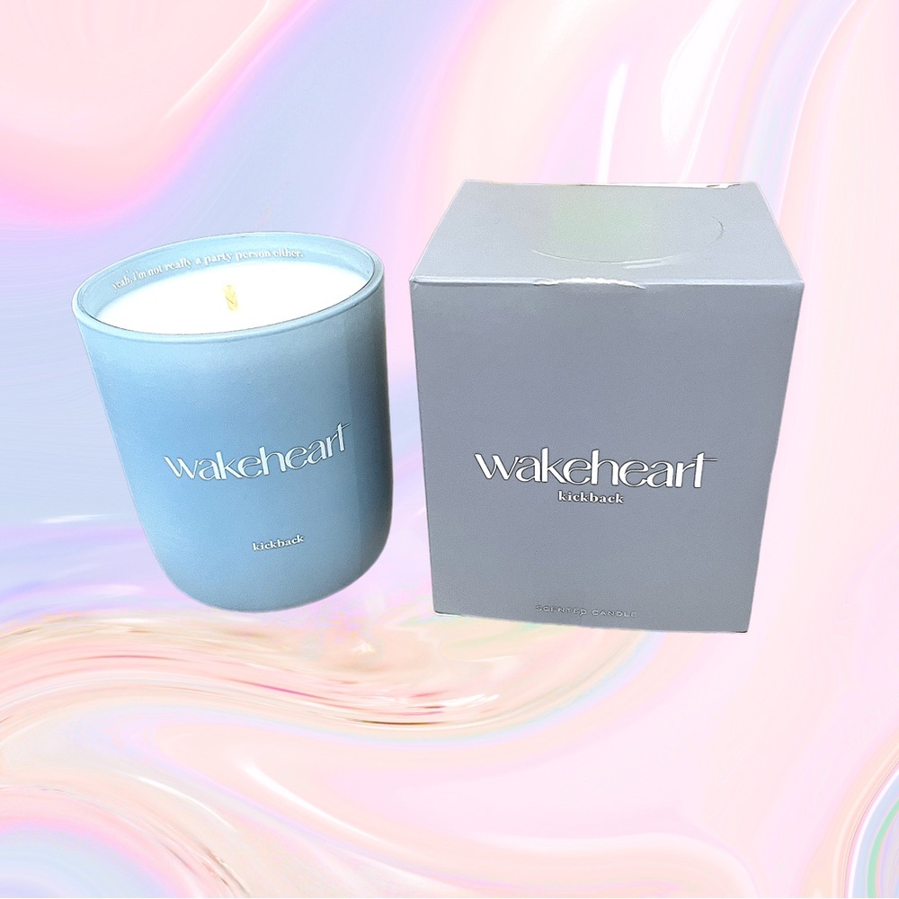 Wakeheart Kickback Scented Candle Lavender Ocean Driftwood Fresh Linen 8 Oz